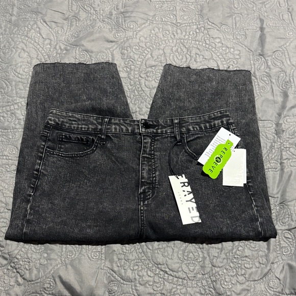 🖤 Frayed Women’s Black Jean Shorts — Size 29 — NWT 🖤 - Picture 4 of 5